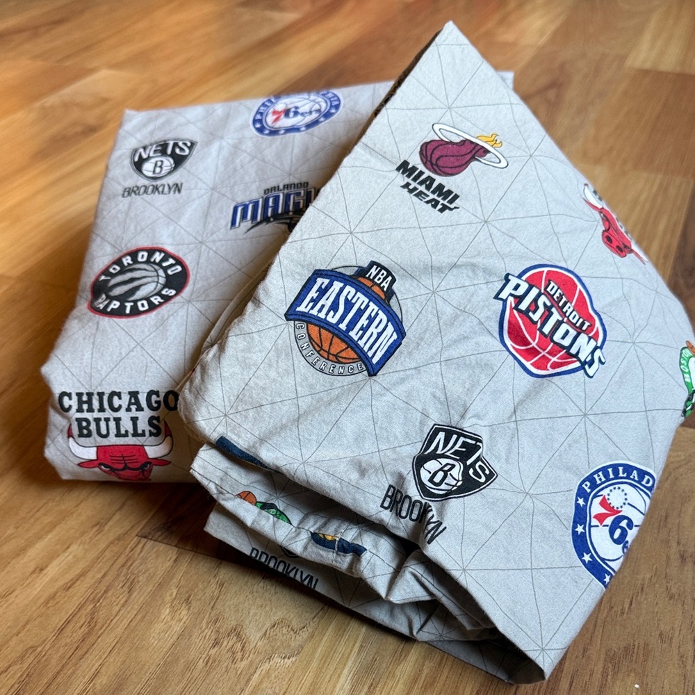 Pottery Barn Kids NBA Team Logo Twin sheet set Bedding in Gray